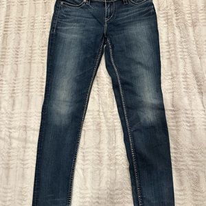 Silver brand Suki mid super skinny jeans